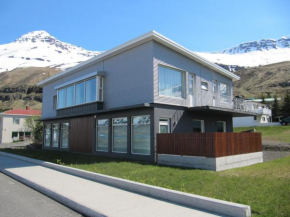 Seydisfjördur Apartment